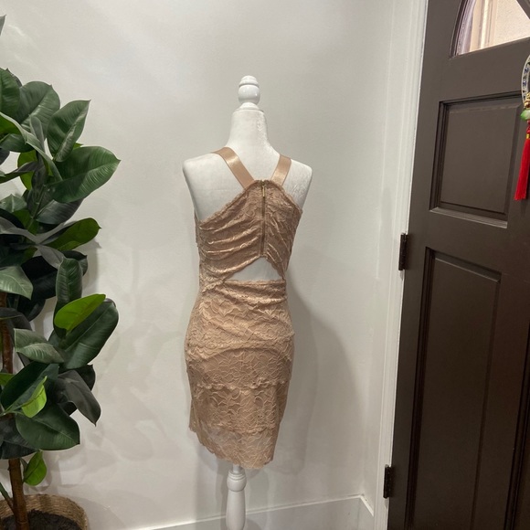 Dress - Picture 3 of 5